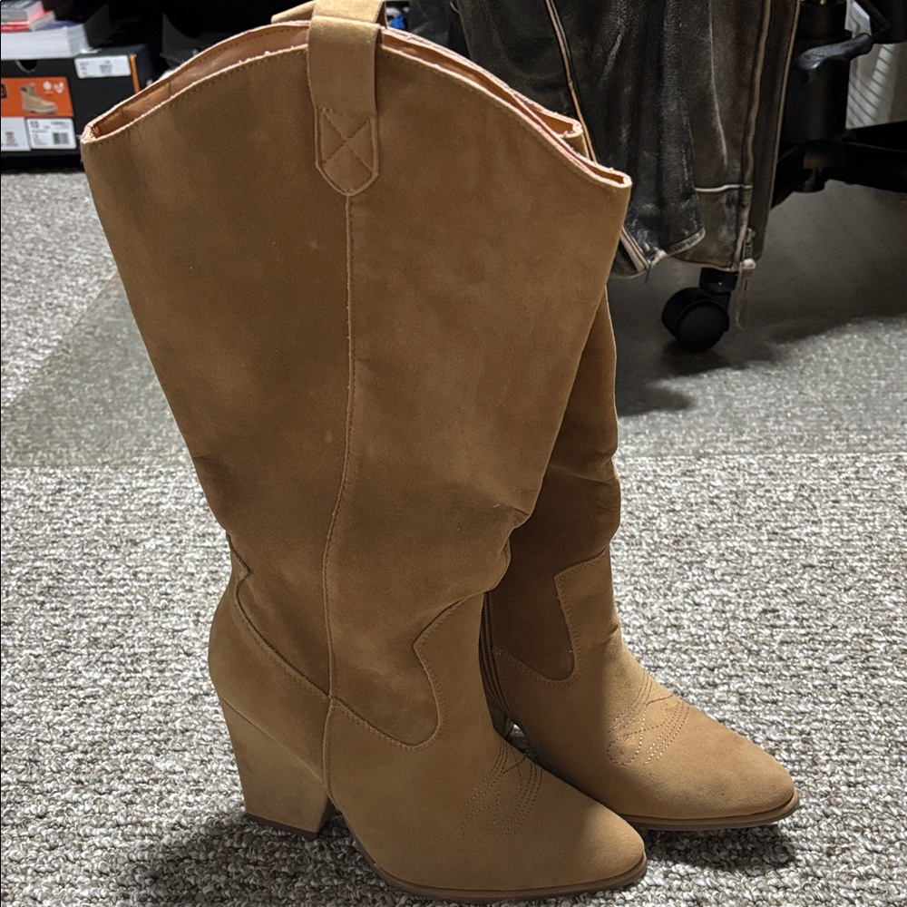 Elegant Tan Heeled Boots